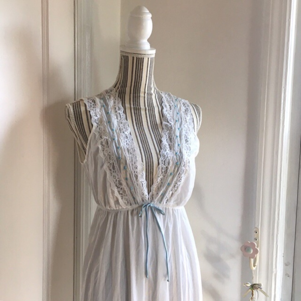 Vintage Lacy Lingerie Slip/Nightgown